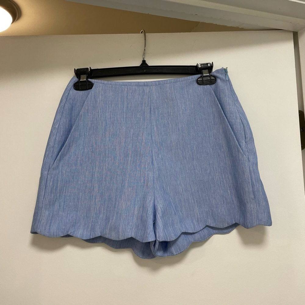 Very J Scalloped High-Wasted Dress Shorts/ Light Blue Textured